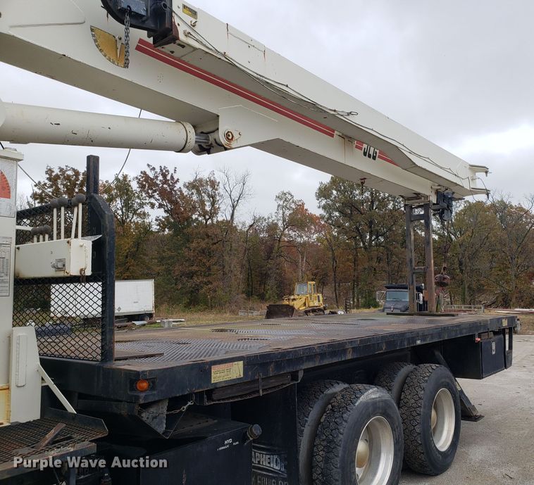 image for item ET9935 1990 Ford L8000 crane truck