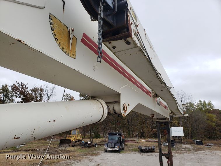 image for item ET9935 1990 Ford L8000 crane truck