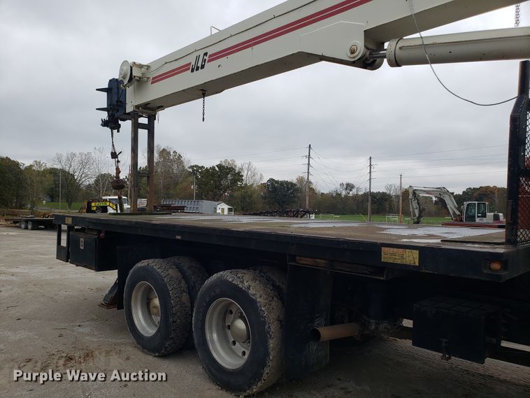 image for item ET9935 1990 Ford L8000 crane truck