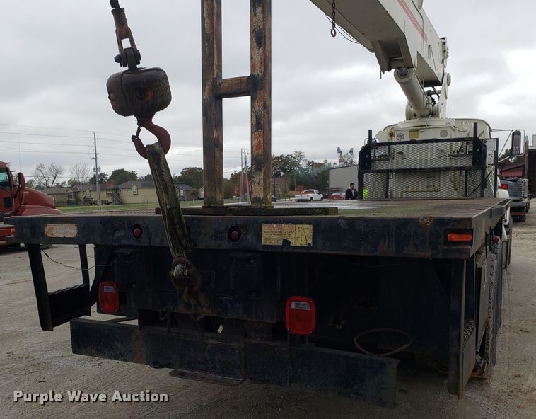 image for item ET9935 1990 Ford L8000 crane truck