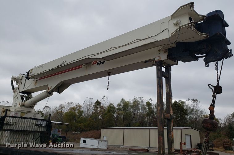 image for item ET9935 1990 Ford L8000 crane truck