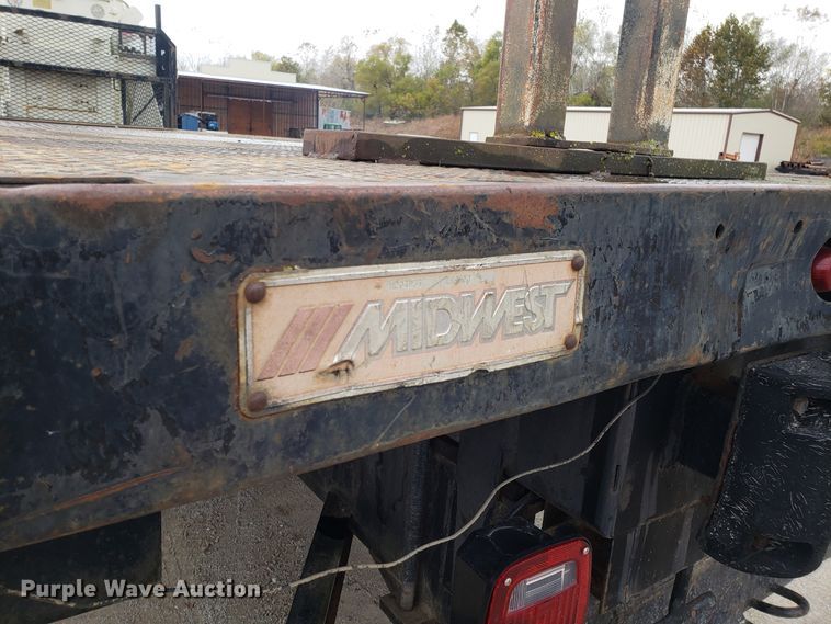 image for item ET9935 1990 Ford L8000 crane truck