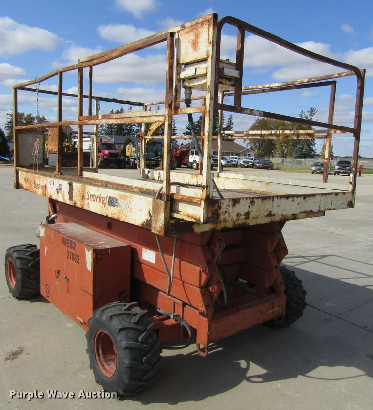 image for item FD9296 Snorkel SLH3284HD scissor lift