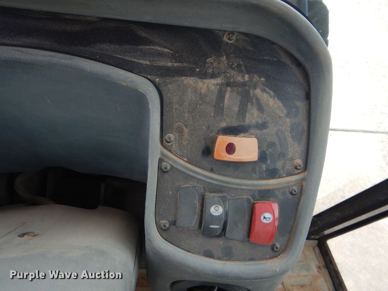 image for item FK9864 2004 Caterpillar 420D backhoe