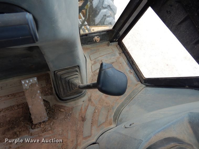 image for item FK9864 2004 Caterpillar 420D backhoe