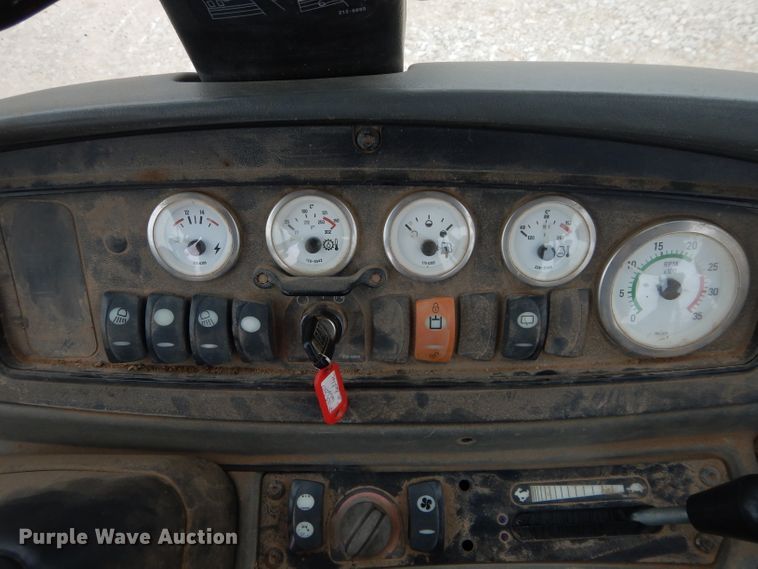 image for item FK9864 2004 Caterpillar 420D backhoe