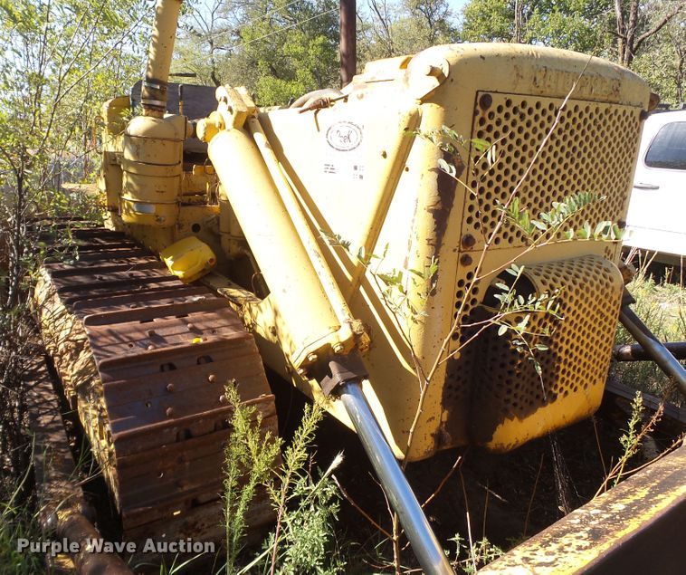 image for item GC9051 Caterpillar D7 dozer
