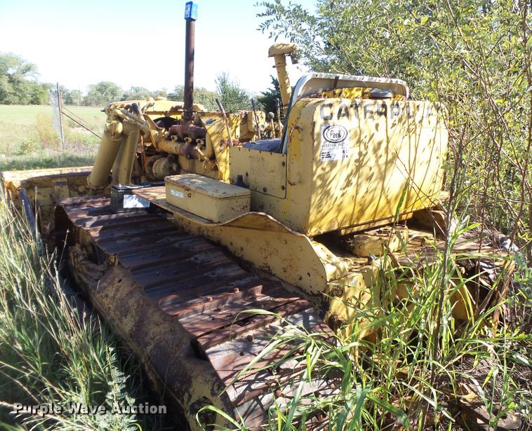 image for item GC9051 Caterpillar D7 dozer