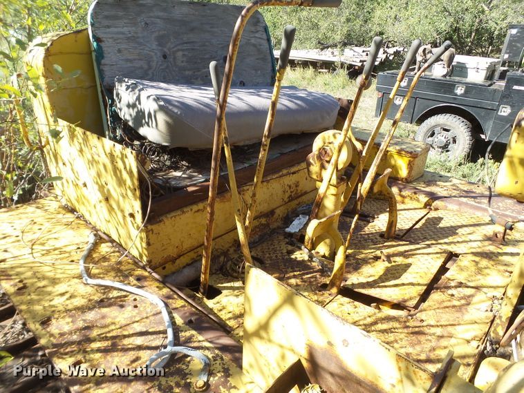 image for item GC9051 Caterpillar D7 dozer