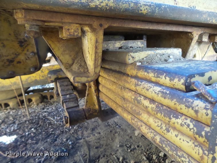 image for item GC9051 Caterpillar D7 dozer