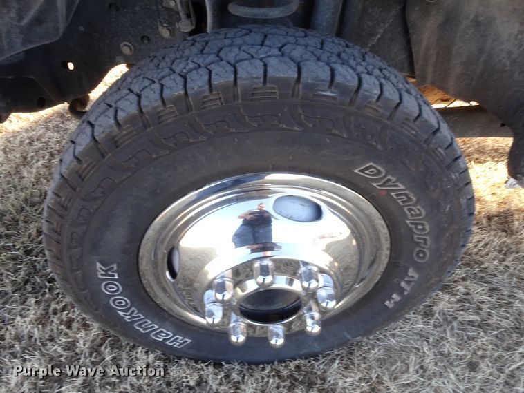 image for item GC9080 2015 Ford F350 Super Duty SuperCab flatbed pickup truck