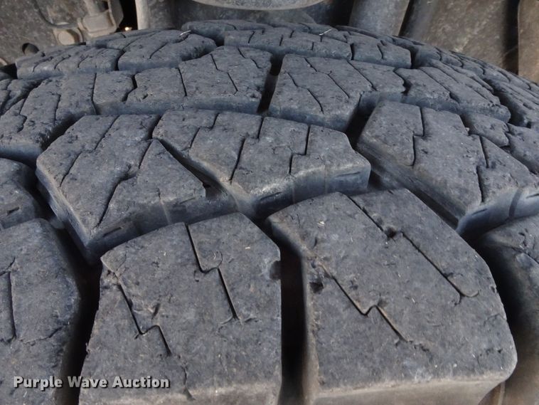 image for item GC9080 2015 Ford F350 Super Duty SuperCab flatbed pickup truck