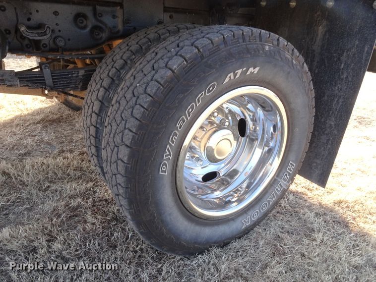 image for item GC9080 2015 Ford F350 Super Duty SuperCab flatbed pickup truck