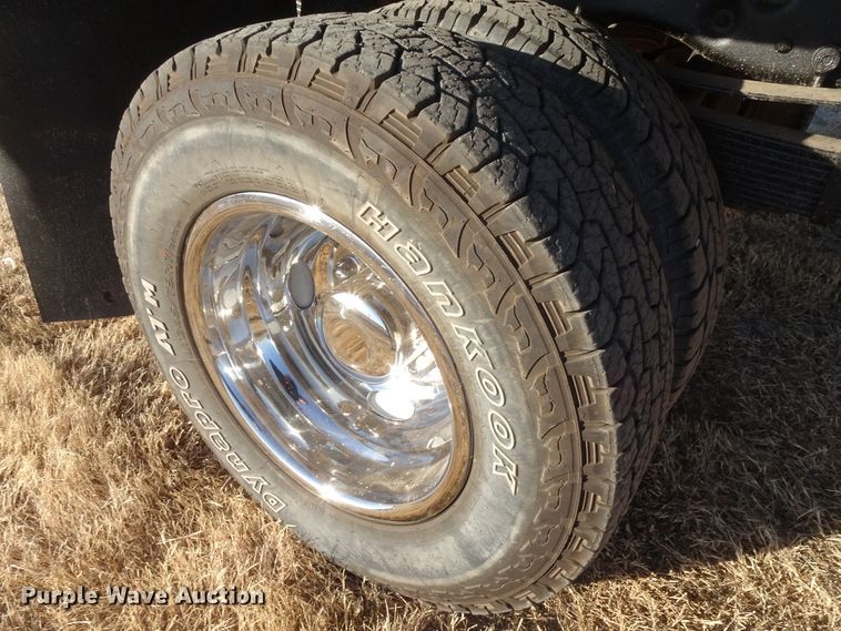 image for item GC9080 2015 Ford F350 Super Duty SuperCab flatbed pickup truck