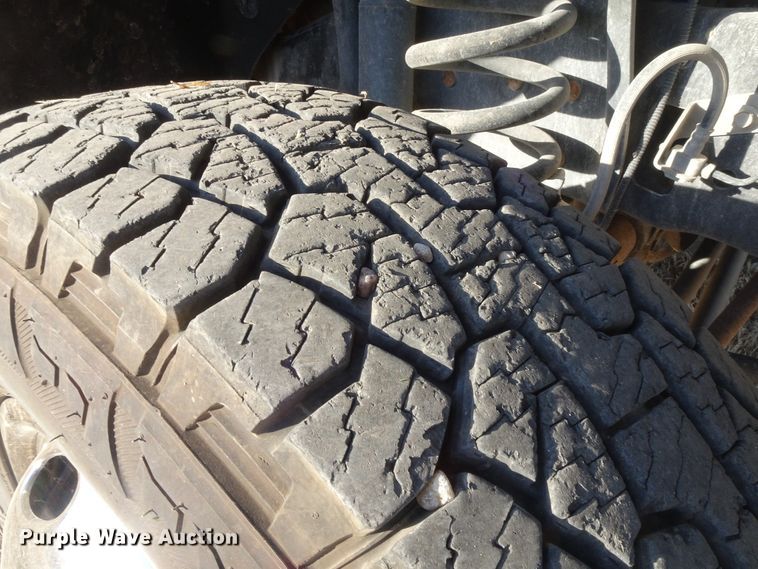 image for item GC9080 2015 Ford F350 Super Duty SuperCab flatbed pickup truck