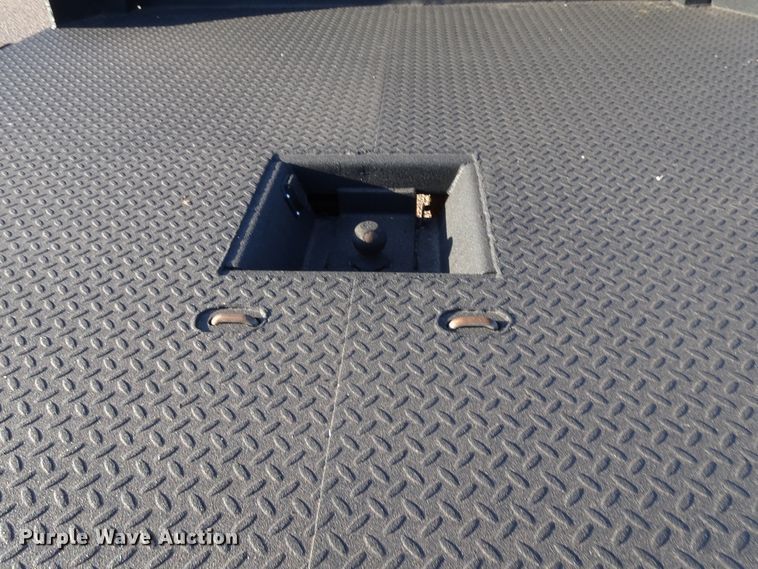 image for item GC9080 2015 Ford F350 Super Duty SuperCab flatbed pickup truck