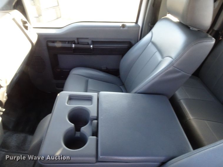 image for item GC9080 2015 Ford F350 Super Duty SuperCab flatbed pickup truck