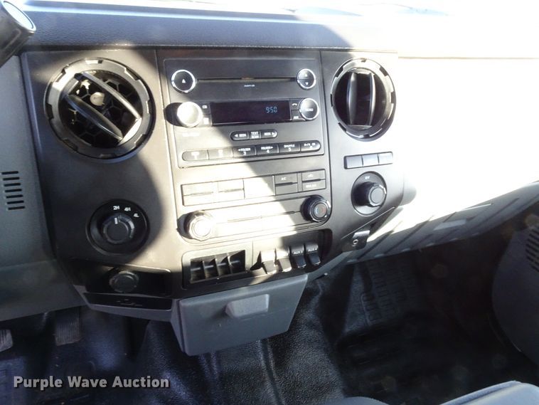 image for item GC9080 2015 Ford F350 Super Duty SuperCab flatbed pickup truck