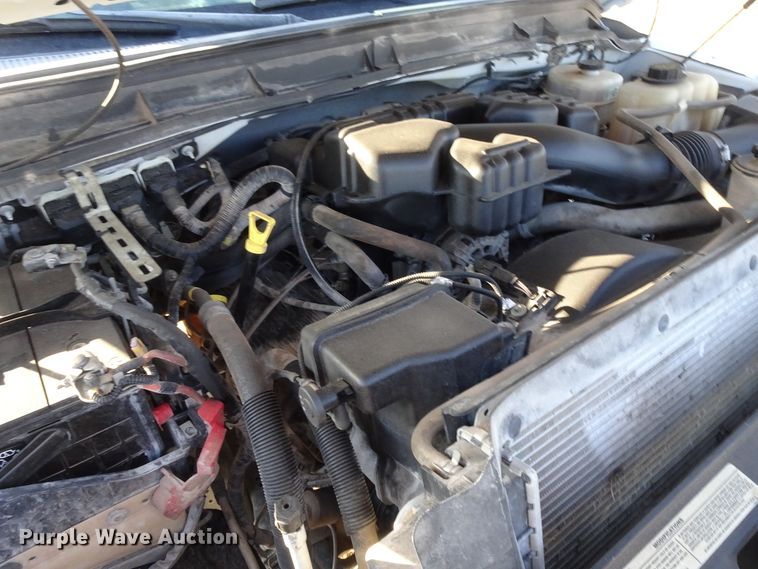 image for item GC9080 2015 Ford F350 Super Duty SuperCab flatbed pickup truck