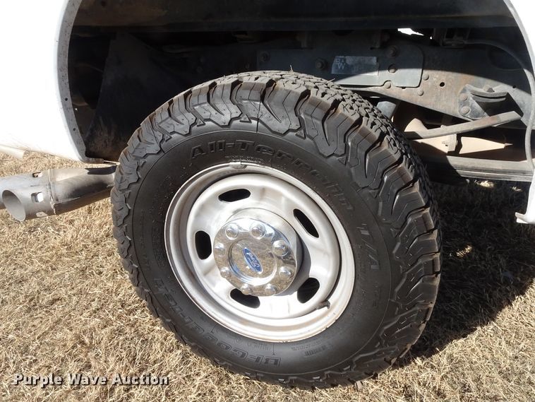 image for item GC9081 2016 Ford F350 Super Duty Crew Cab pickup truck