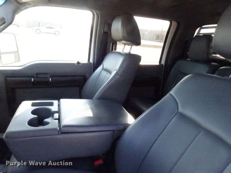 image for item GC9081 2016 Ford F350 Super Duty Crew Cab pickup truck