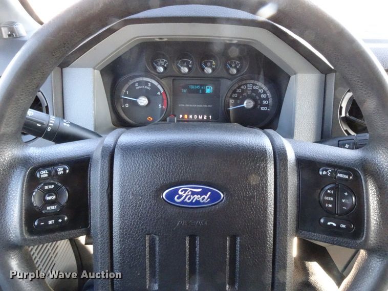 image for item GC9081 2016 Ford F350 Super Duty Crew Cab pickup truck