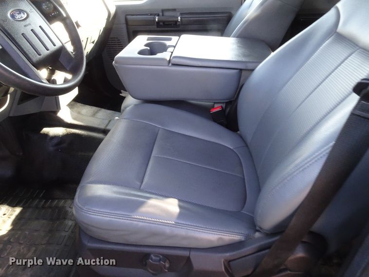 image for item GC9081 2016 Ford F350 Super Duty Crew Cab pickup truck