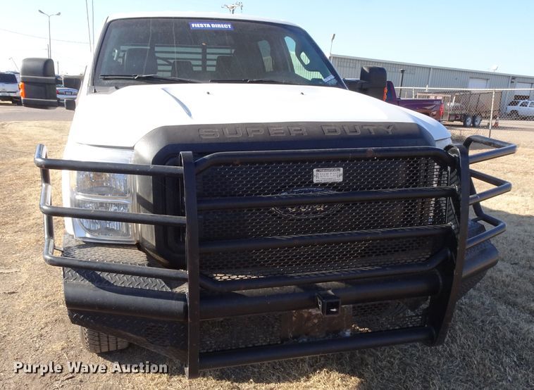 image for item GC9082 2016 Ford F350 Super Duty Crew Cab pickup truck