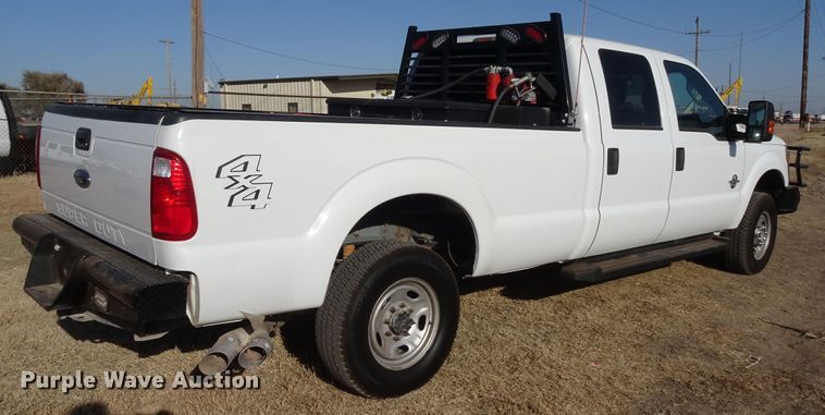 image for item GC9082 2016 Ford F350 Super Duty Crew Cab pickup truck