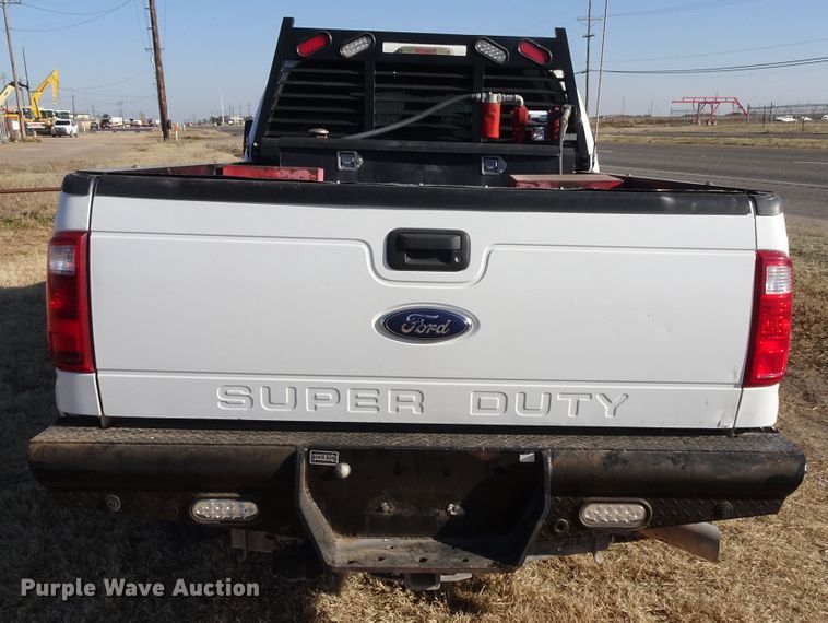 image for item GC9082 2016 Ford F350 Super Duty Crew Cab pickup truck