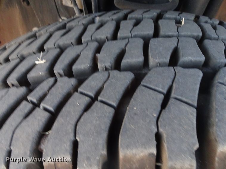 image for item GC9082 2016 Ford F350 Super Duty Crew Cab pickup truck