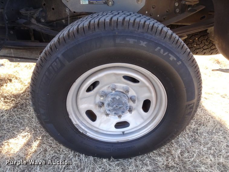 image for item GC9082 2016 Ford F350 Super Duty Crew Cab pickup truck