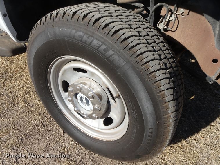 image for item GC9082 2016 Ford F350 Super Duty Crew Cab pickup truck