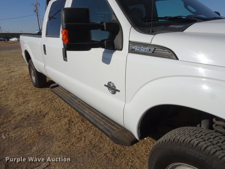 image for item GC9082 2016 Ford F350 Super Duty Crew Cab pickup truck