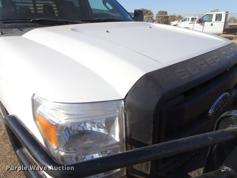 image for item GC9082 2016 Ford F350 Super Duty Crew Cab pickup truck