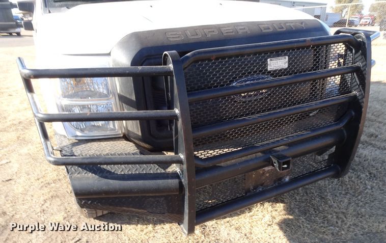 image for item GC9082 2016 Ford F350 Super Duty Crew Cab pickup truck