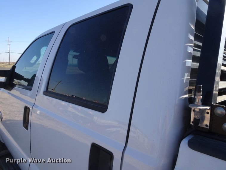 image for item GC9082 2016 Ford F350 Super Duty Crew Cab pickup truck