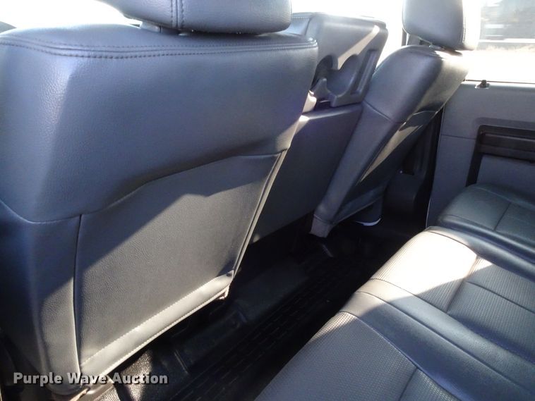 image for item GC9082 2016 Ford F350 Super Duty Crew Cab pickup truck