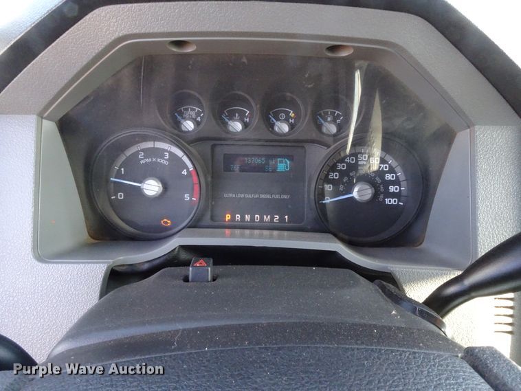 image for item GC9082 2016 Ford F350 Super Duty Crew Cab pickup truck