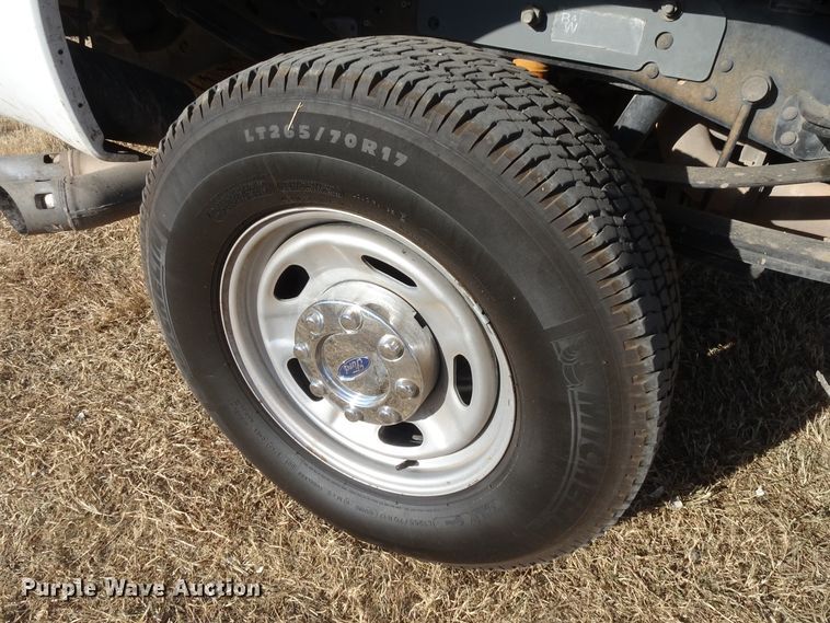 image for item GC9083 2015 Ford F350 Super Duty Crew Cab pickup truck