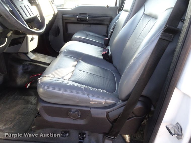 image for item GC9083 2015 Ford F350 Super Duty Crew Cab pickup truck