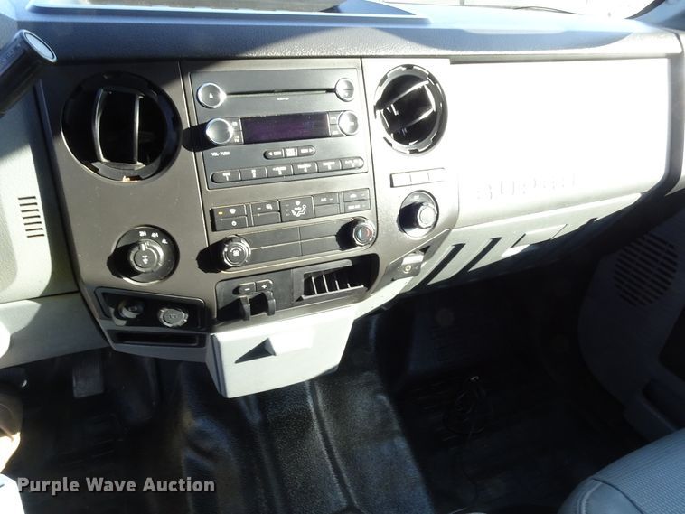 image for item GC9083 2015 Ford F350 Super Duty Crew Cab pickup truck