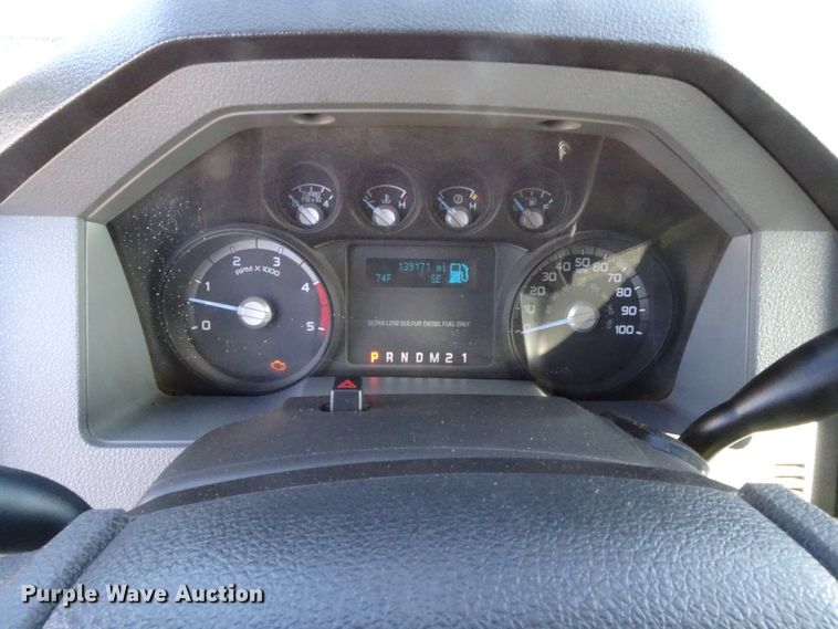 image for item GC9083 2015 Ford F350 Super Duty Crew Cab pickup truck