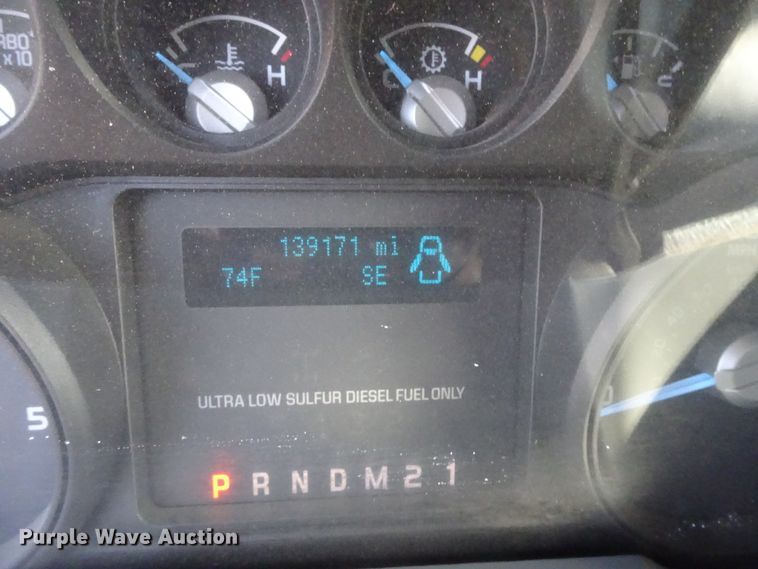 image for item GC9083 2015 Ford F350 Super Duty Crew Cab pickup truck