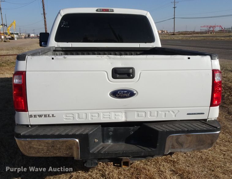 image for item GC9084 2016 Ford F250 Super Duty Crew Cab pickup truck