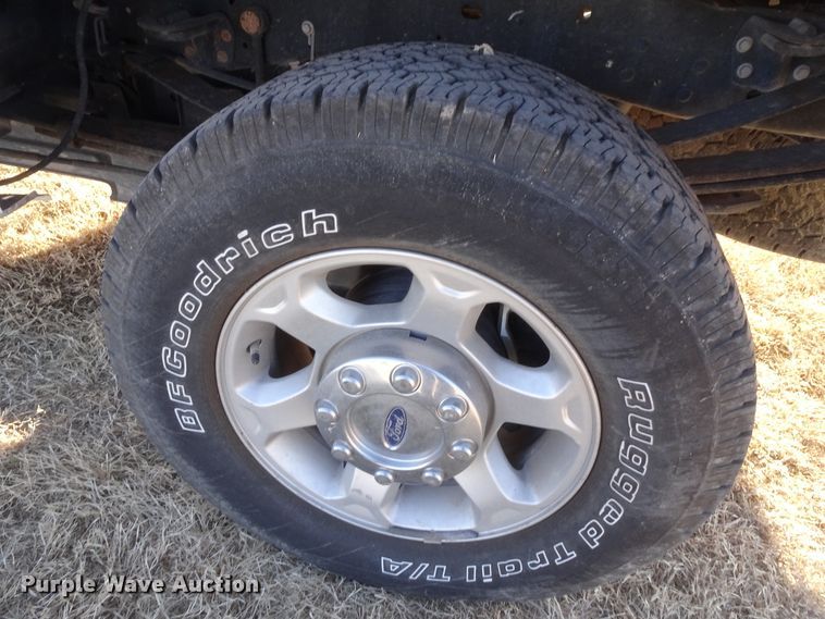 image for item GC9084 2016 Ford F250 Super Duty Crew Cab pickup truck