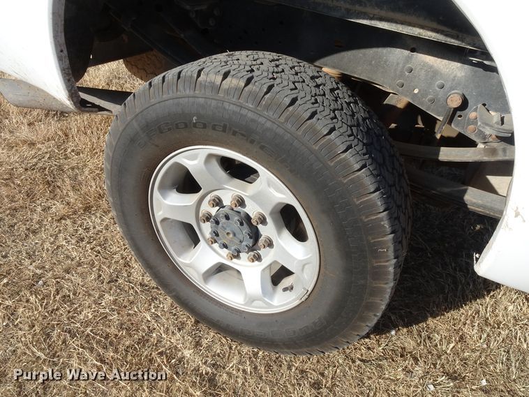 image for item GC9084 2016 Ford F250 Super Duty Crew Cab pickup truck