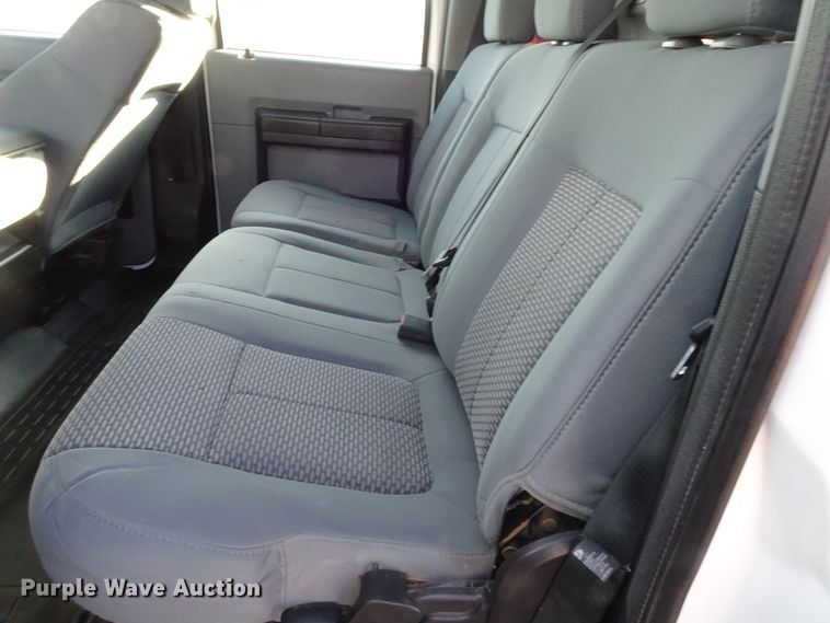 image for item GC9084 2016 Ford F250 Super Duty Crew Cab pickup truck