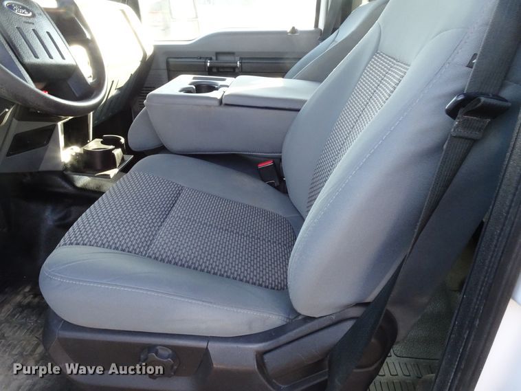 image for item GC9084 2016 Ford F250 Super Duty Crew Cab pickup truck