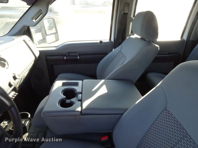 image for item GC9084 2016 Ford F250 Super Duty Crew Cab pickup truck